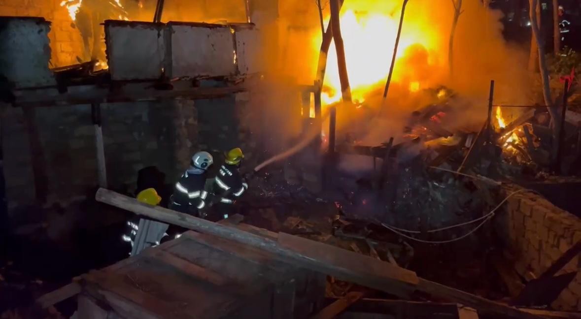 Bakıdakı yanğın söndürüldü - YENİLƏNİB (FOTOLAR/VİDEO)